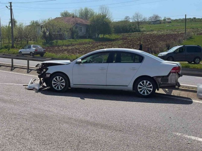 Park halindeki araçları biçti