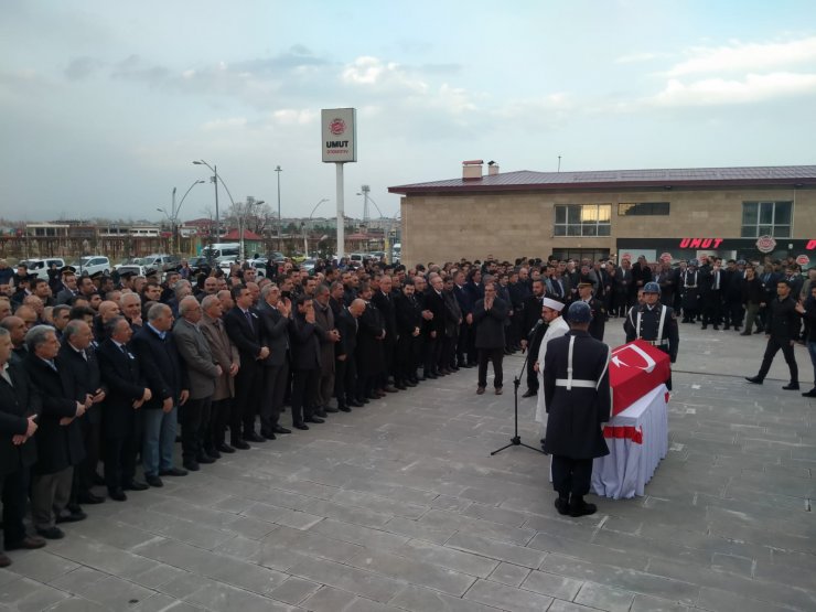 Şehit Cengiz Yiğit memleketi Ağrı'da son yolculuğuna uğurlandı