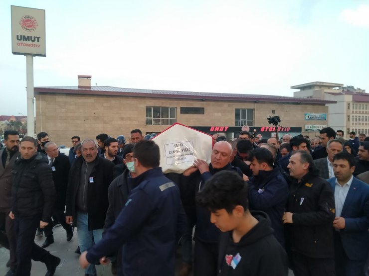 Şehit Cengiz Yiğit memleketi Ağrı'da son yolculuğuna uğurlandı