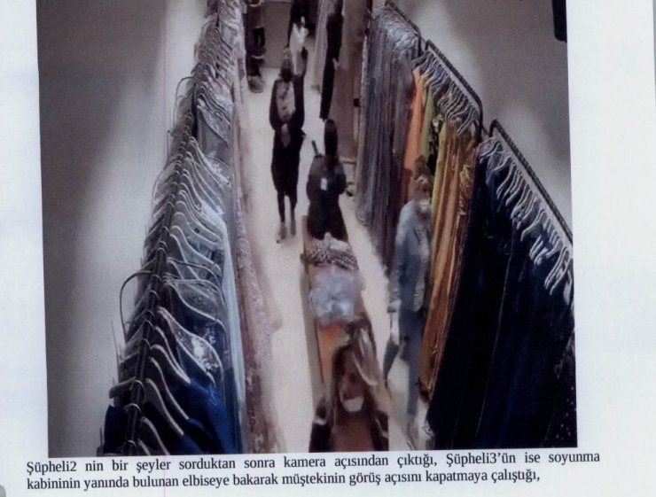 Soyunma kabininde hırsızlık yaptı