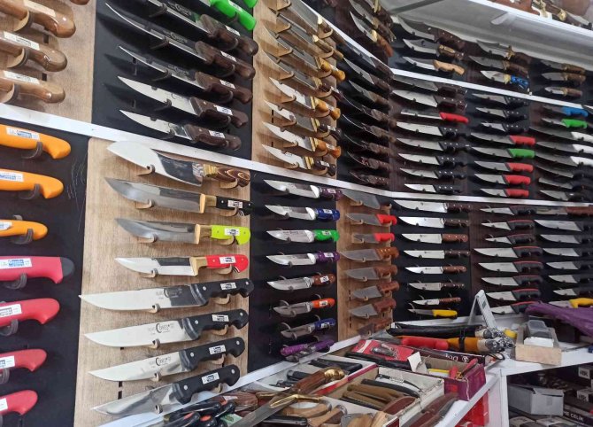 Üç kuşaktır geçimlerini bıçakçılıkla sağlıyorlar