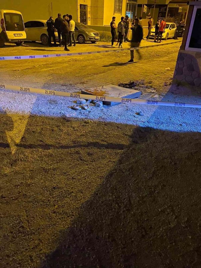 Üniversite öğrencileri arasında bıçaklı kavga: 3 yaralı