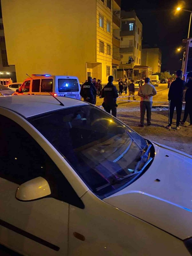 Üniversite öğrencileri arasında bıçaklı kavga: 3 yaralı