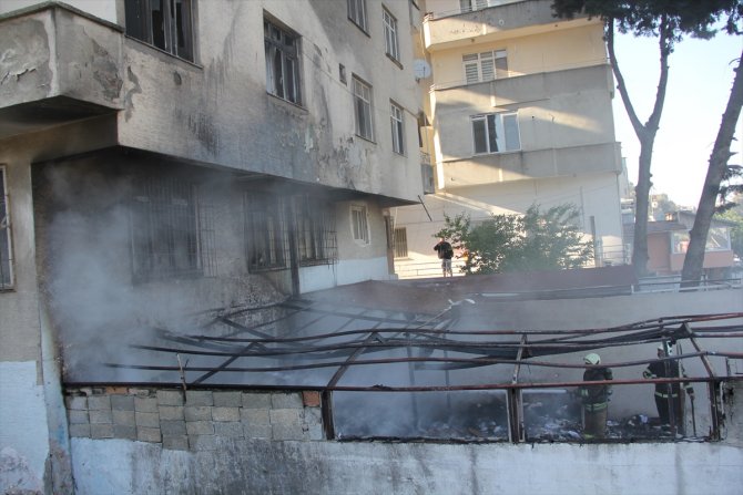 Geri dönüşüm tesisi deposunda yangın çıktı