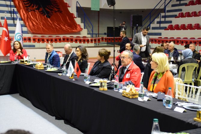 Arnavutluk'ta iftar coşkusu