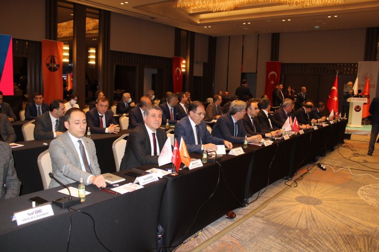 Bakan Karaismailoğlu: Emniyetli yol altyapısı ile kaza oranlarını azaltacağız