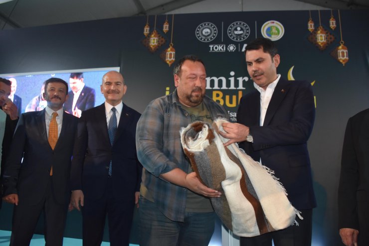 Bakan Kurum: İzmir'de 13 bin 500 konut inşa edildi