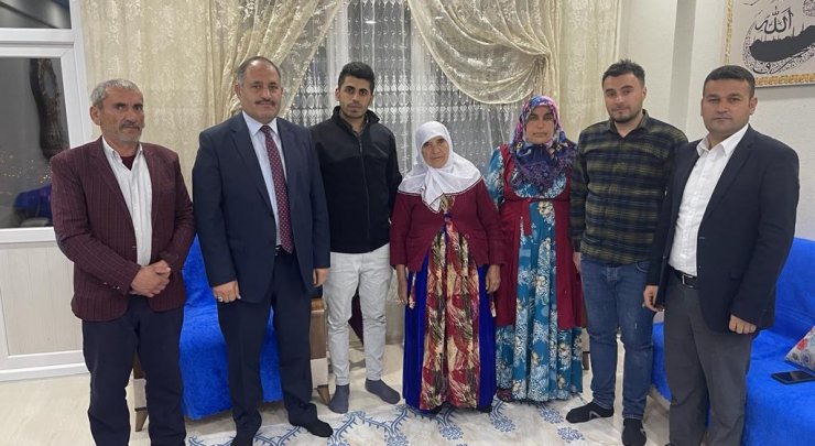 Bakan Yanık ve bakanlık personelleri, şehit ailelerini ziyaret etti