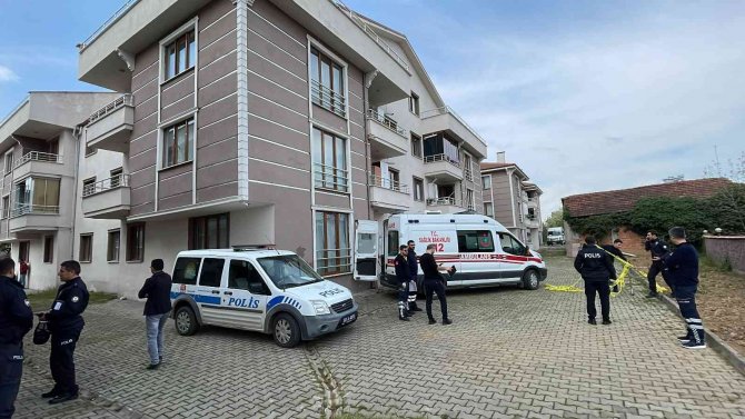 Cam silerken 3. kattan düştü!