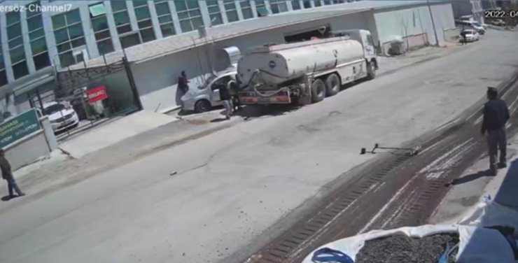 Freni boşalan tankerin altında kalıp öldü