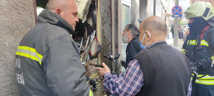 Konya'da camiye gitti, döndüğünde iş yerini alevler içinde buldu