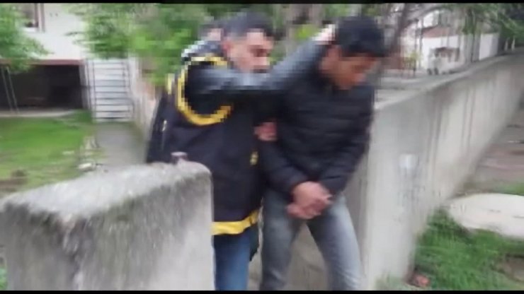 Sosyal medyadan paylaşım yapan Pakistanlı genç gözaltına alındı!