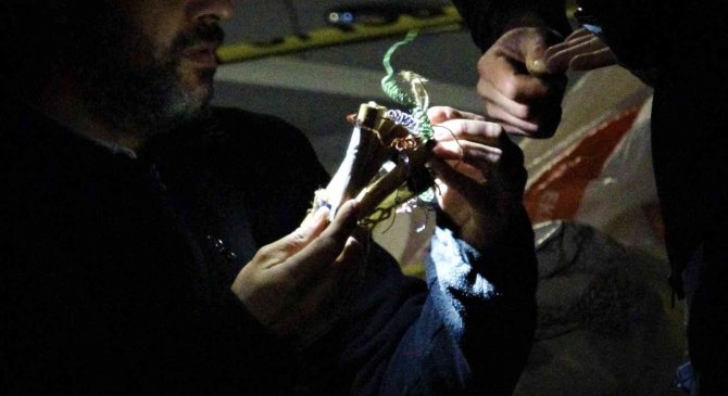 Temizlik görevlileri fark etti, polis alarma geçti: Dinamit görünümlü saat paniği