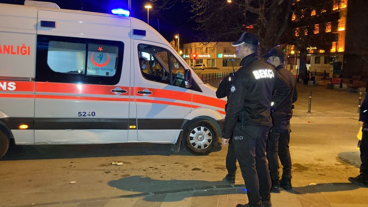 Turisti bıçaklayıp, çantasını gasbederek kaçtı