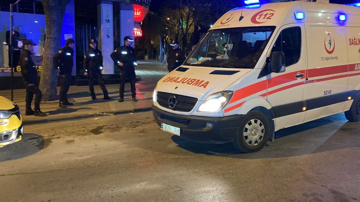 Turisti bıçaklayıp, çantasını gasbederek kaçtı