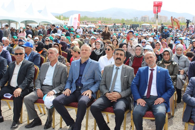 Bakan Kurum: Milletimiz cevabı sandıkta verecek