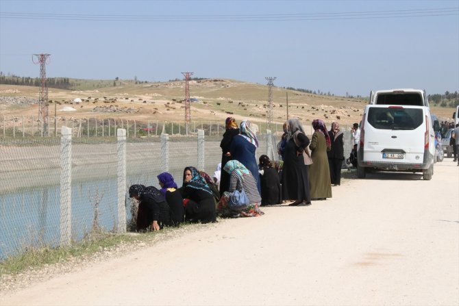 Otomobil sulama kanalına düştü