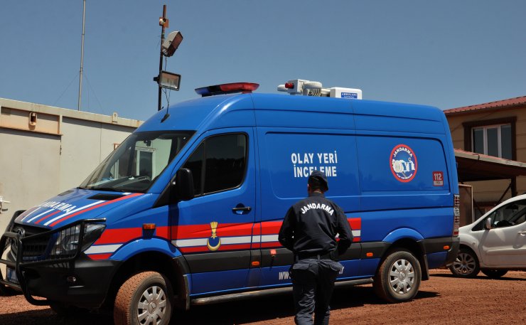 Devrilen iş makinesinin operatörü öldü