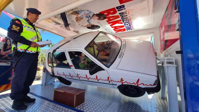 Emniyet kemerinin önemini böyle anladılar