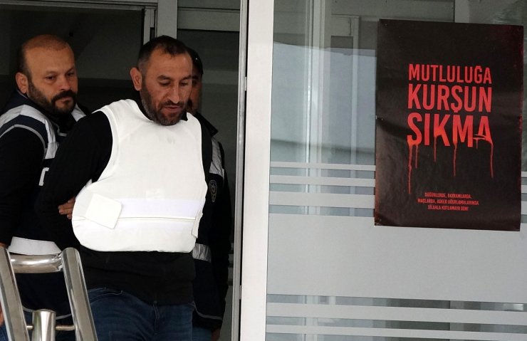 Eşini çay bahçesinde öldüren koca, barışmak istemiş