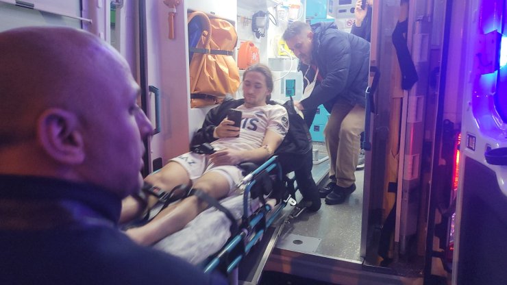 Fenerbahçeli futbolcu Crespo hastaneye kaldırıldı