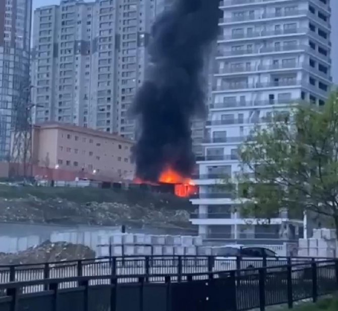 Geri dönüşüm alanında korkutan yangın