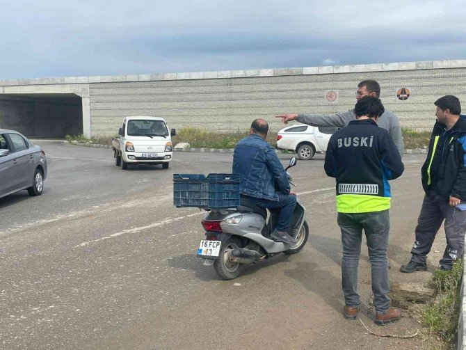 Hırsızlar tehlike saçtı...Bir gecede 12 rögar kapağını çaldılar
