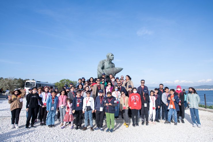 İlk defa uçağa binen öğrencilerin Çanakkale heyecanı