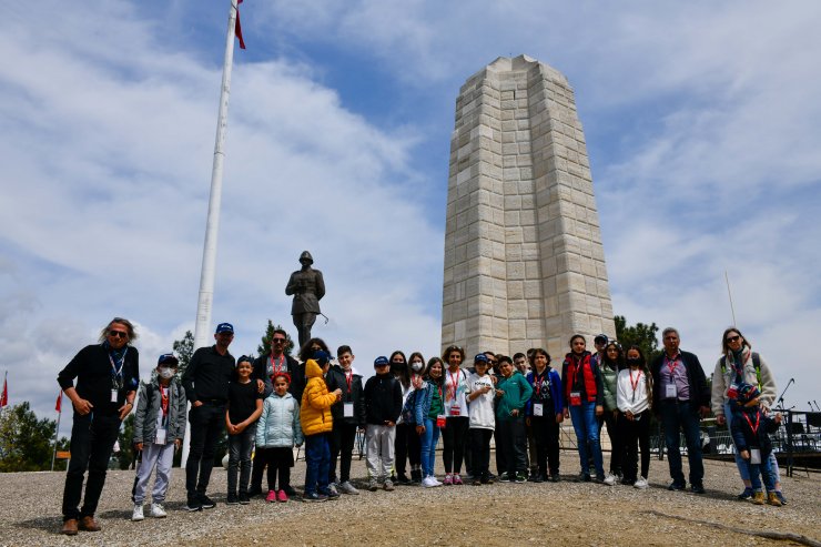 İlk defa uçağa binen öğrencilerin Çanakkale heyecanı
