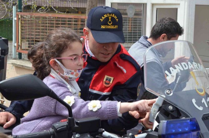 Jandarma ekipleri ve kullandıkları ekipmanlar tanıtıldı