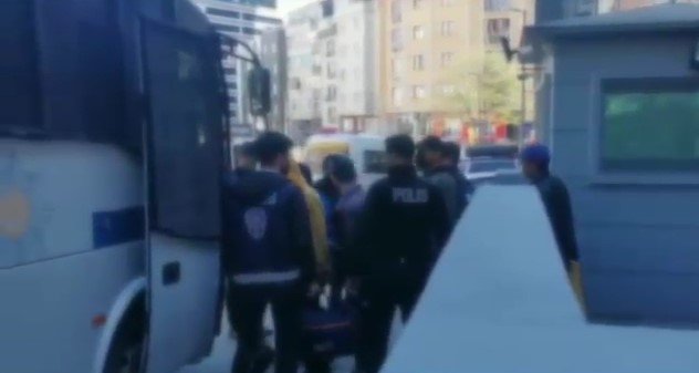 Kaçak göçmen operasyonu: 244 kişi yakalandı