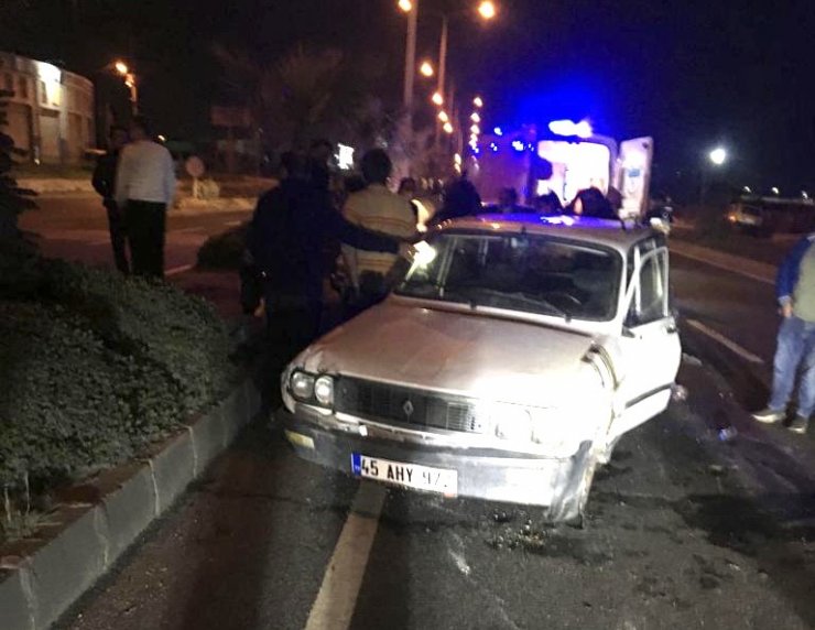 Kamyon ile otomobile çarpıştı: 4 yaralı