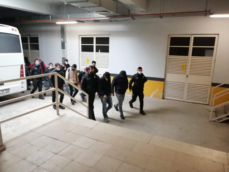 Konteyner ve güneş paneli dolandırıcılarına operasyonda 13 tutuklama