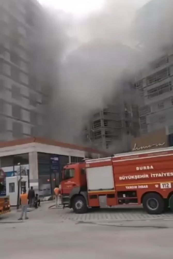 Lüks rezidans inşaatında korkutan yangın