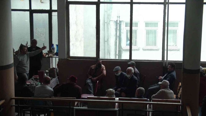 Mezat kültürü tarihi iş merkezinde yaşatılıyor