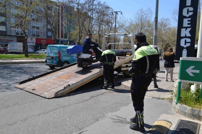 Motosiklet sürücüsünden örnek sözler