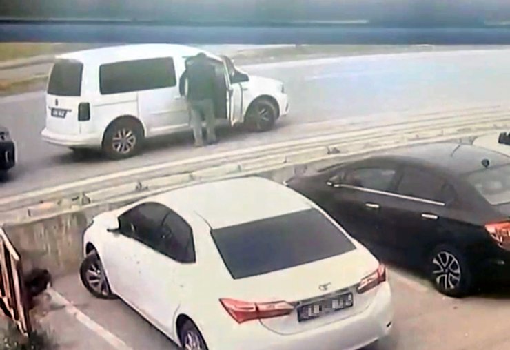 Muhasebecinin aracından 820 bin lirayı çalan şüpheliler yakalandı