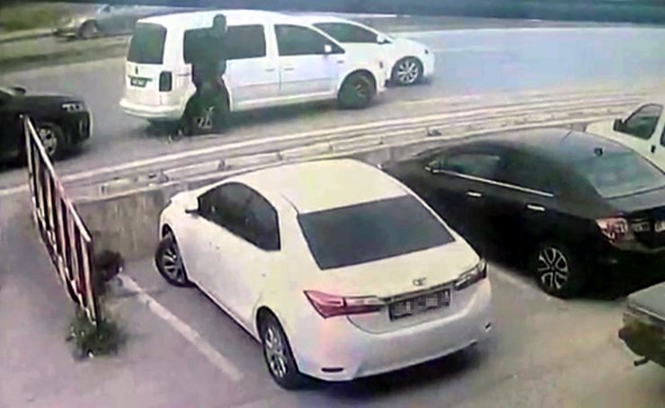 Muhasebecinin aracından 820 bin lirayı çalan şüpheliler yakalandı