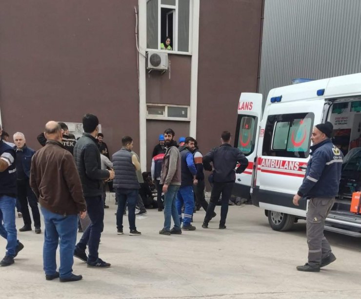 Tersanede patlama; 3 yaralı