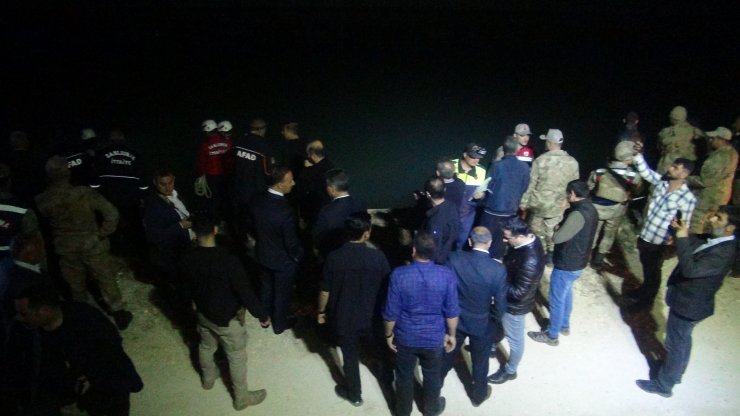 Ticari araç sulama kanalına uçtu: 3 ölü