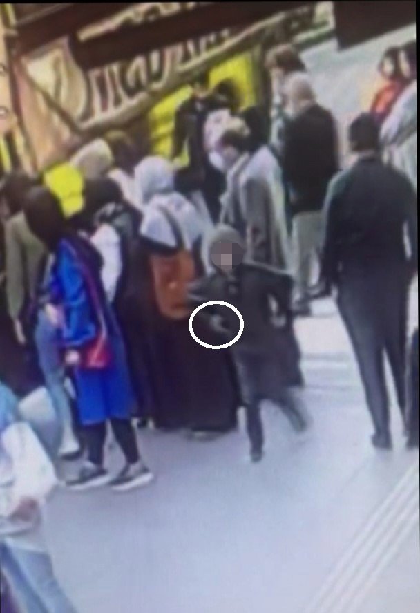 Yolcuların cüzdan ve paralarını çalan 2 çocuk şüpheli yakalandı