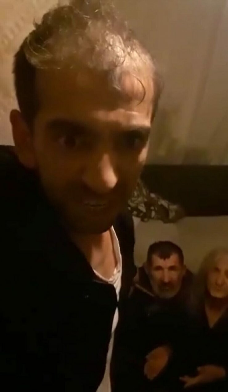Babasını ve babaannesini dövdüğü görüntüleri sosyal medyada paylaştı, tutuklandı