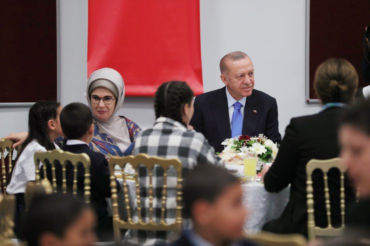 Cumhurbaşkanı Erdoğan çocuklarla iftar yaptı