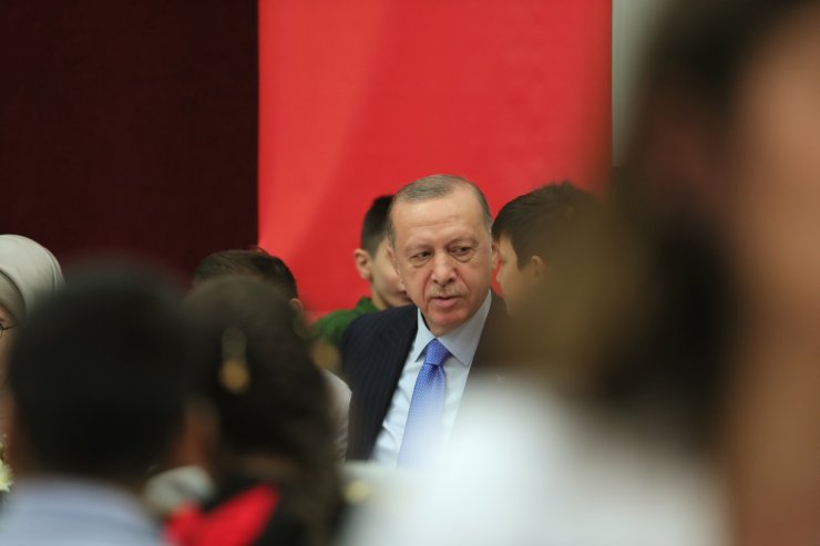 Cumhurbaşkanı Erdoğan çocuklarla iftar yaptı
