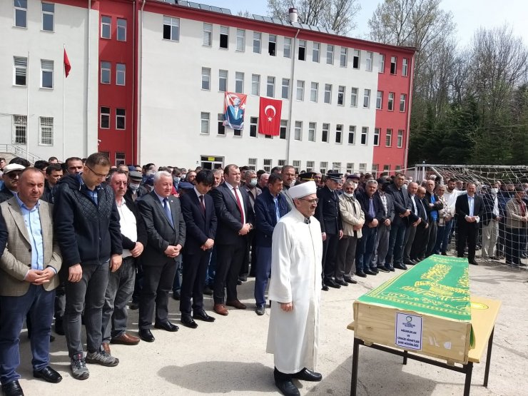 Kamyonun altında kalan minik Melih, toprağa verildi