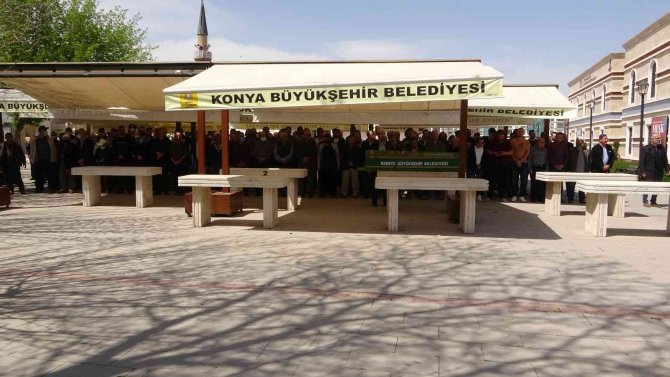 Konya'da trafik kazasında hayatını kaybeden gençlere acı veda