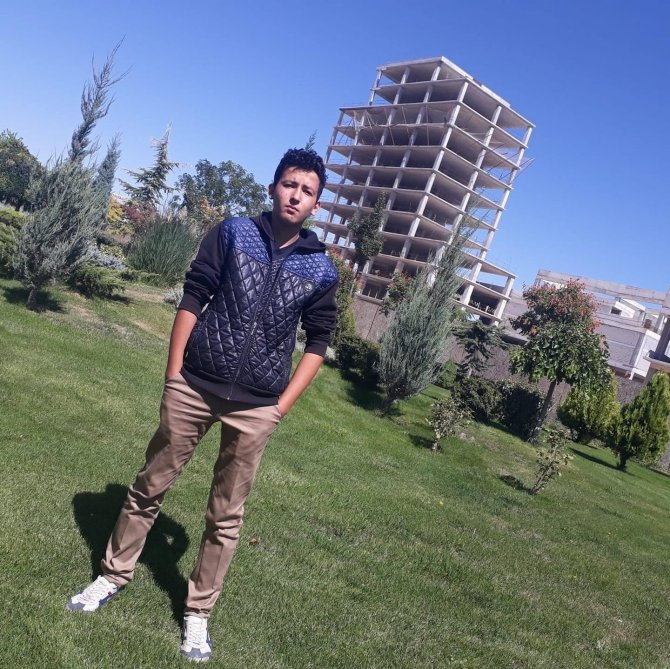 Konya'da trafik kazasında hayatını kaybeden gençlere acı veda