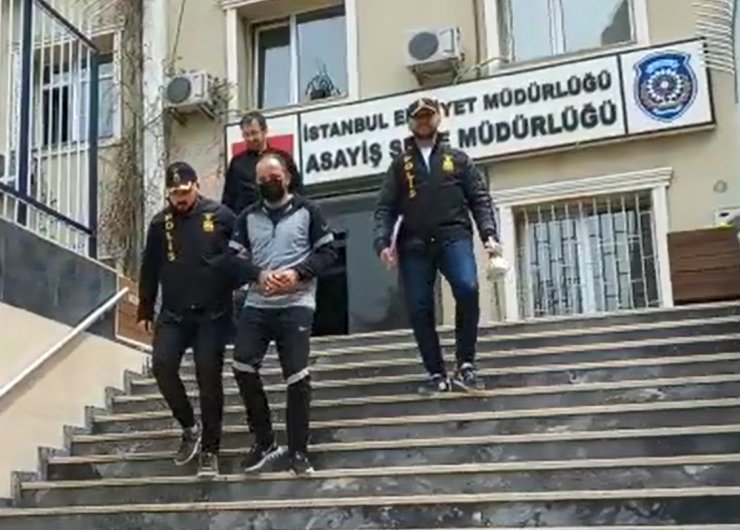 Pazarda cep telefonu hırsızlığı