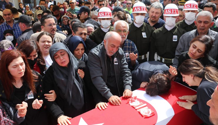 Şehit Teğmen Kerek, toprağa verildi