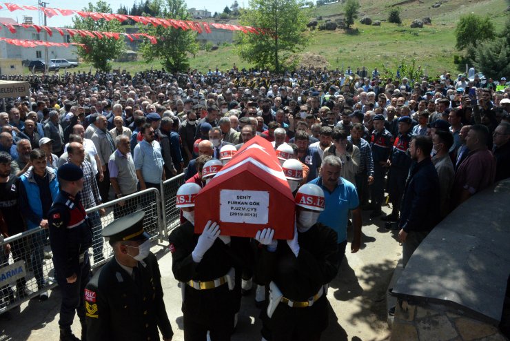 Şehit Uzman Çavuş Furkan Gök toprağa verildi